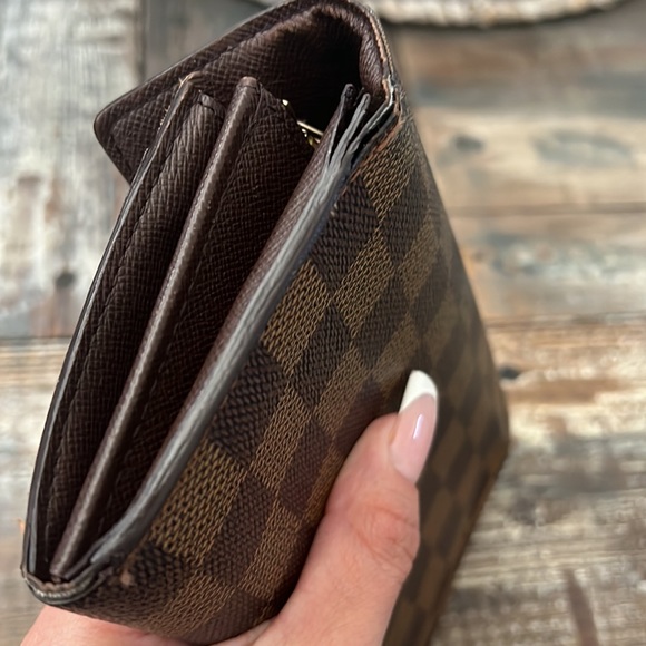 Louis Vuitton Damier Ebene Pattern Sarah Wallet - Picture 6 of 10